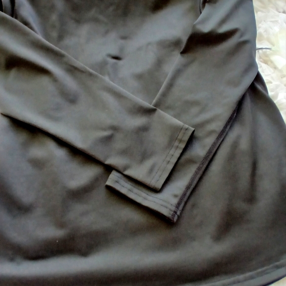 SILKY SOFT MEDIUM LONG SLEEVED TEE - Picture 4 of 4